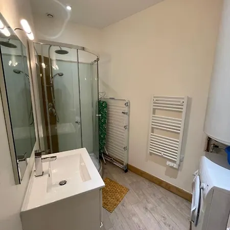 Le Loft Et Le T2, Dore, Au Pied De La Dordogne * Ле-Мон-Дор