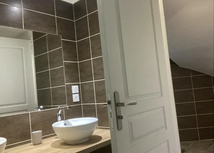 Le Loft Et Le T2, Dore, Au Pied De La Dordogne * Ле-Мон-Дор