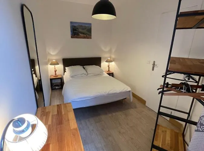 Le Loft Et Le T2, Dore, Au Pied De La Dordogne Апартаменты *